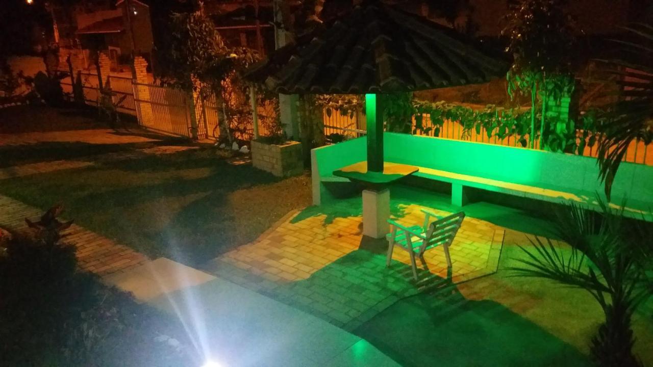 Jardim Da Lagoa Casas De Aluguel De Temporada Гаропаба Екстериор снимка